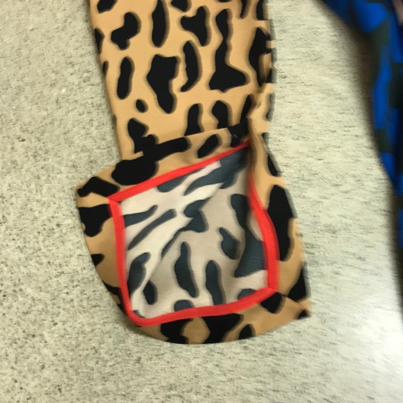 Fitted sheath Dress with long sleeves. - Picture 6 of 8